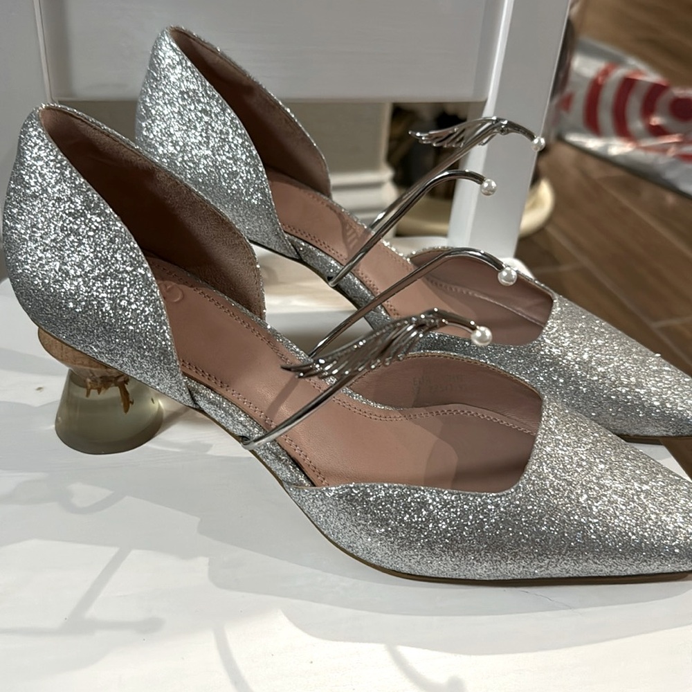 Women heels size 37/ 6.5